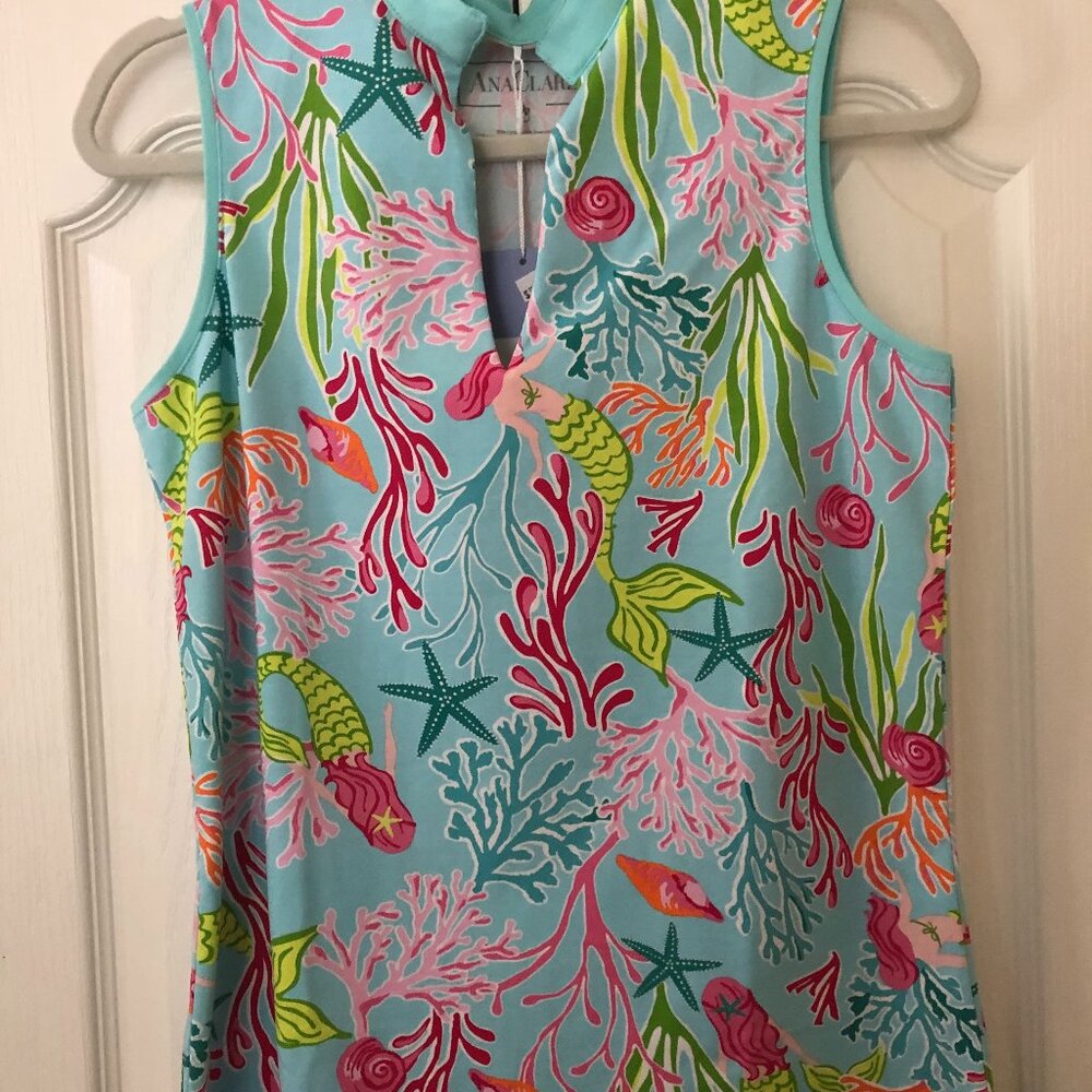 Ana Clare Woman's Sleeveless V Neck Coastal Top NWT